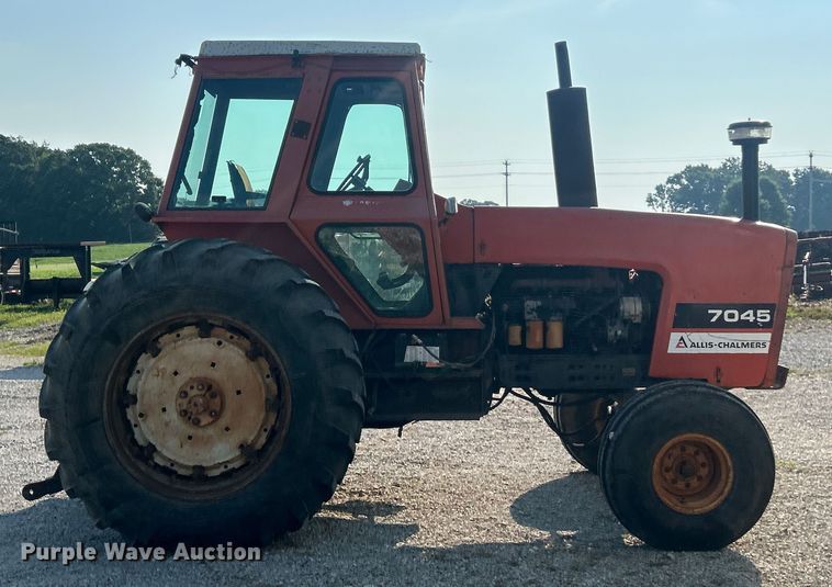 image for item ET3046 1979 Allis Chalmers 7045 tractor