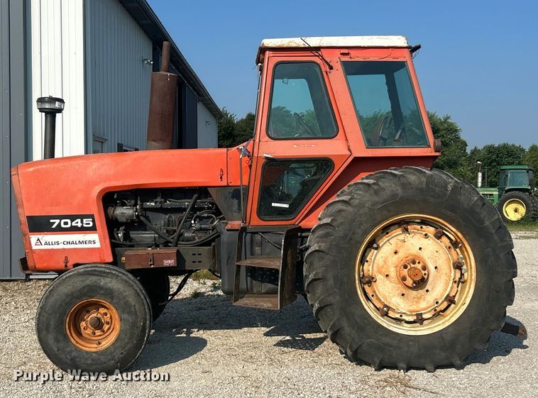 image for item ET3046 1979 Allis Chalmers 7045 tractor