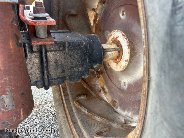 image for item ET3046 1979 Allis Chalmers 7045 tractor