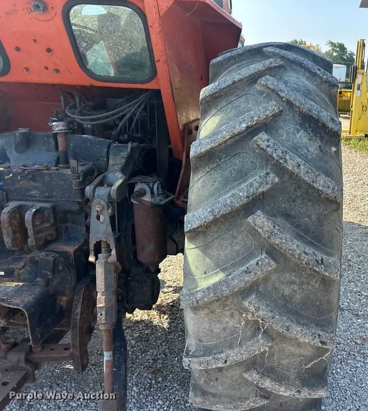 image for item ET3046 1979 Allis Chalmers 7045 tractor