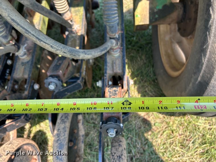 image for item ET3051 Great Plains Solid Stand 10 no-till grain drill