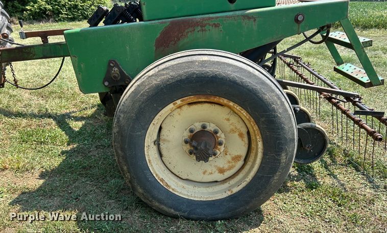 image for item ET3051 Great Plains Solid Stand 10 no-till grain drill