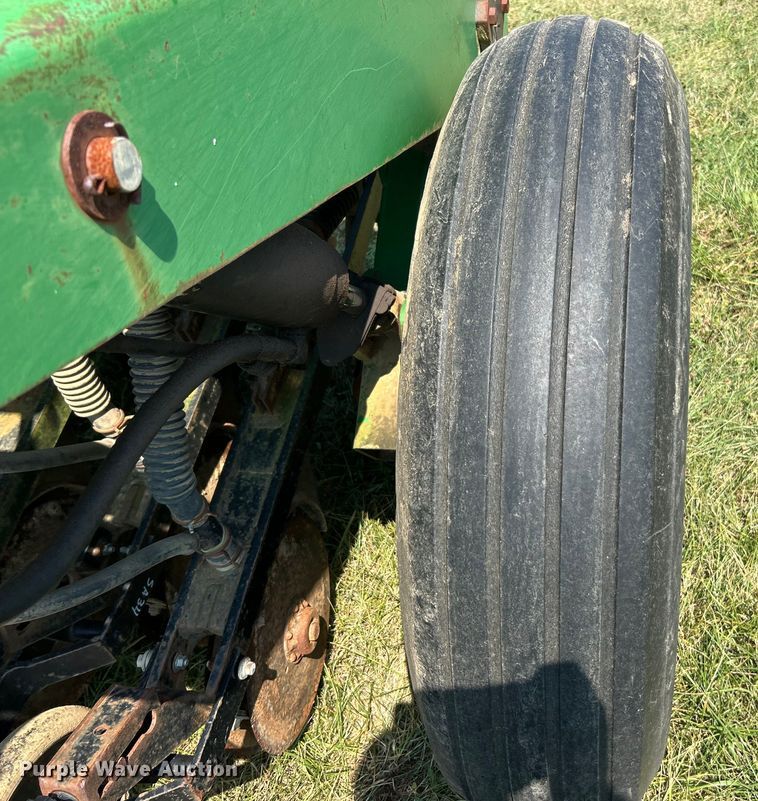 image for item ET3051 Great Plains Solid Stand 10 no-till grain drill