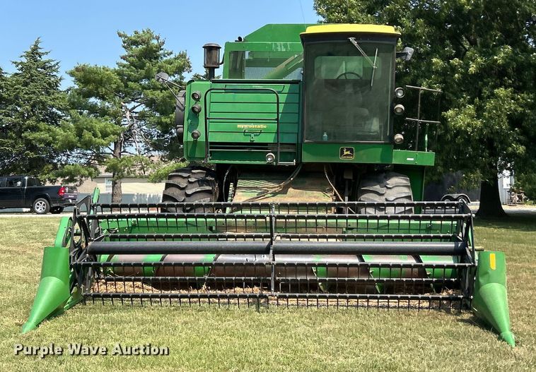 image for item ET3053 1980 John Deere 7720 Turbo combine