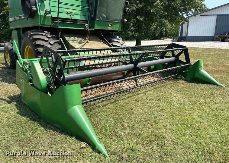 image for item ET3053 1980 John Deere 7720 Turbo combine