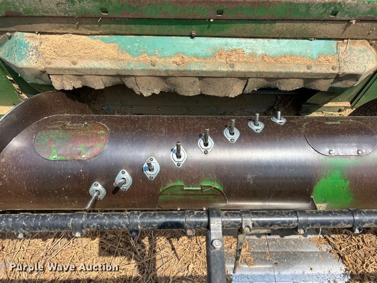 image for item ET3053 1980 John Deere 7720 Turbo combine