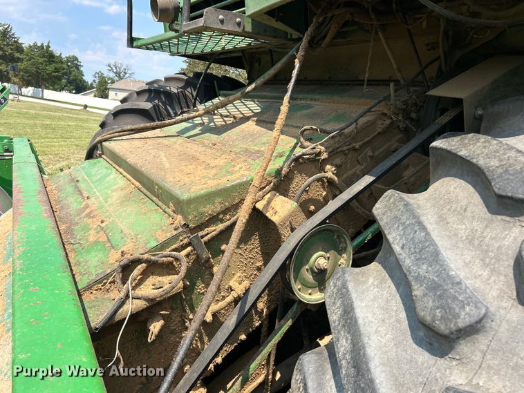 image for item ET3053 1980 John Deere 7720 Turbo combine