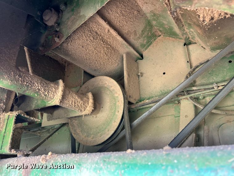 image for item ET3053 1980 John Deere 7720 Turbo combine