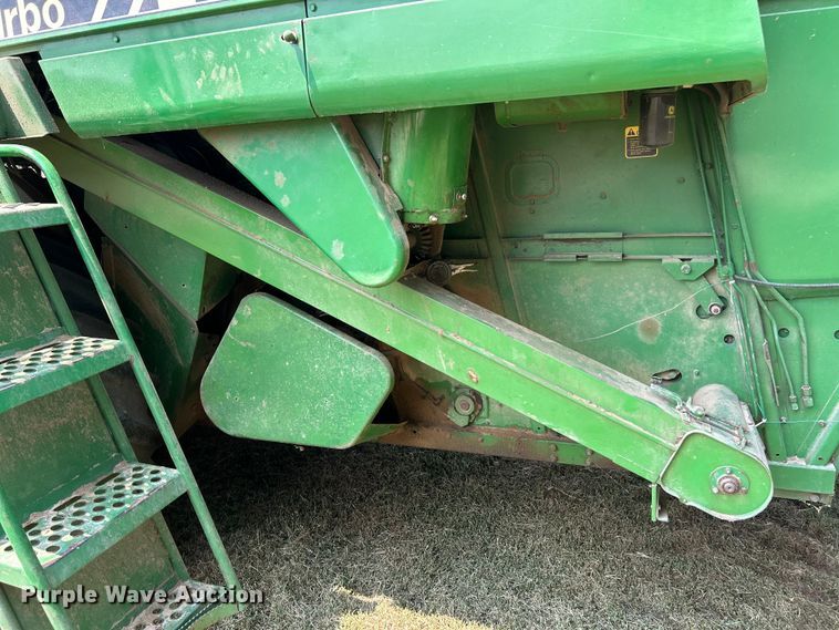image for item ET3053 1980 John Deere 7720 Turbo combine