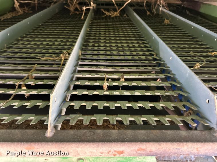 image for item ET3053 1980 John Deere 7720 Turbo combine