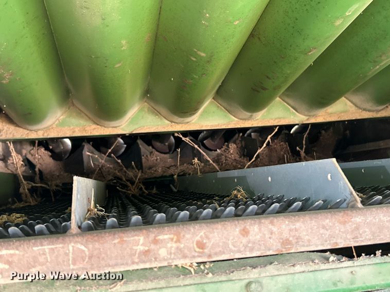 image for item ET3053 1980 John Deere 7720 Turbo combine