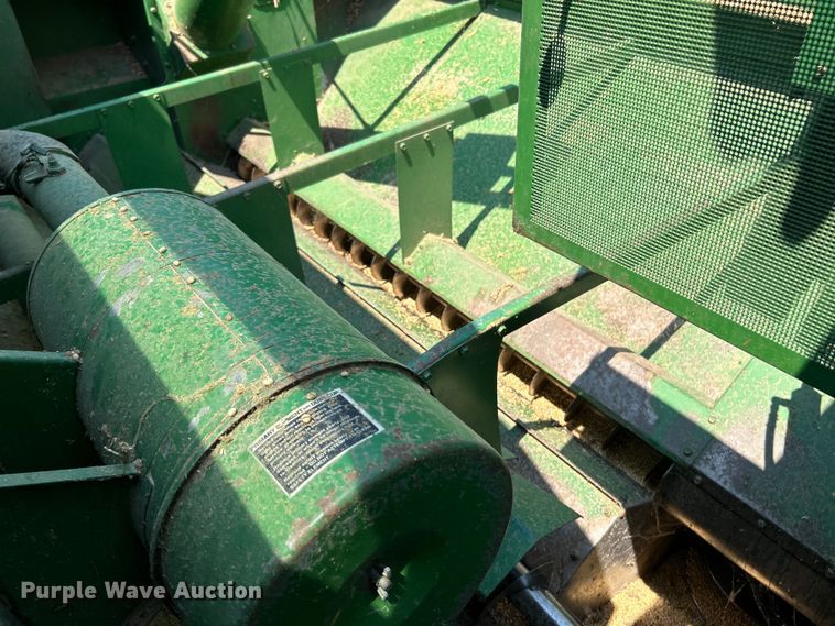 image for item ET3053 1980 John Deere 7720 Turbo combine