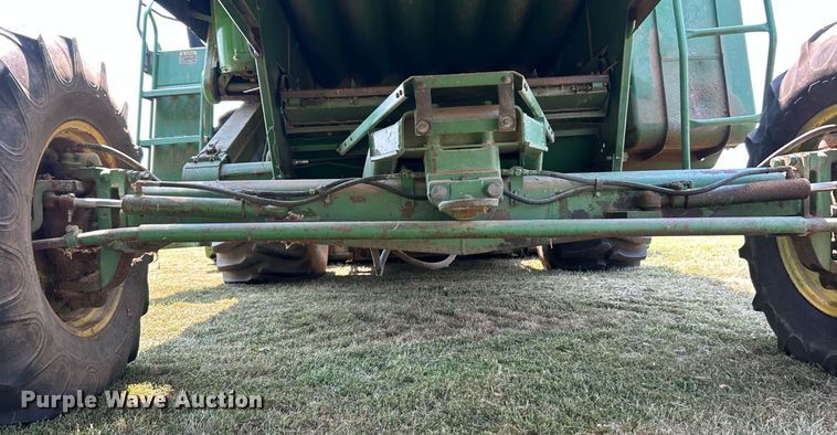 image for item ET3053 1980 John Deere 7720 Turbo combine