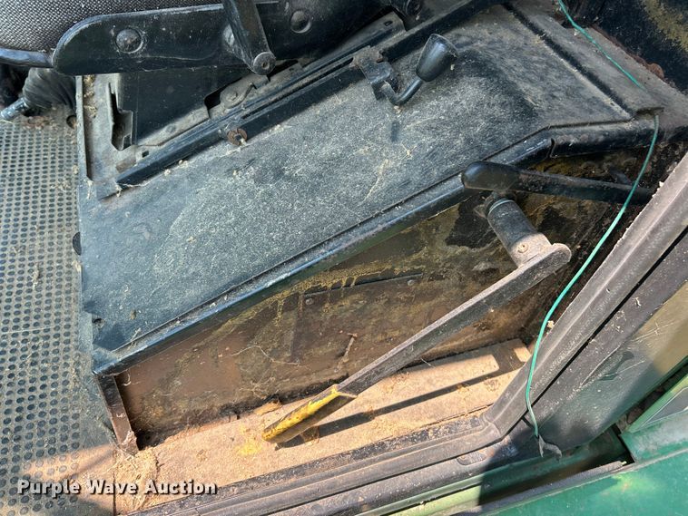 image for item ET3053 1980 John Deere 7720 Turbo combine