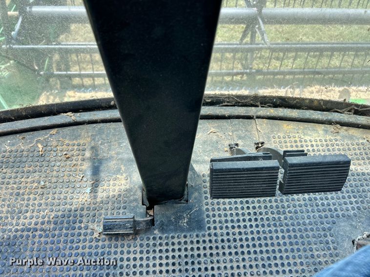 image for item ET3053 1980 John Deere 7720 Turbo combine