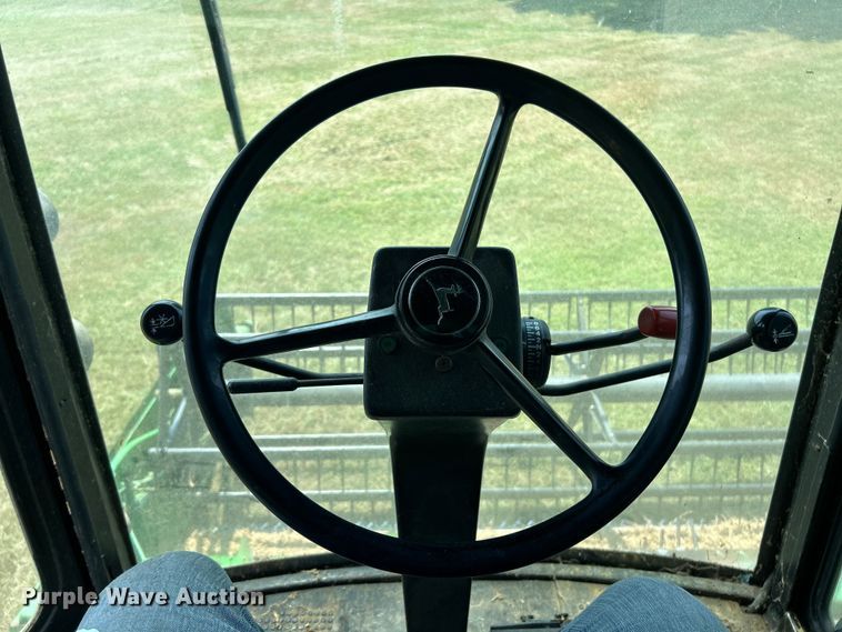 image for item ET3053 1980 John Deere 7720 Turbo combine