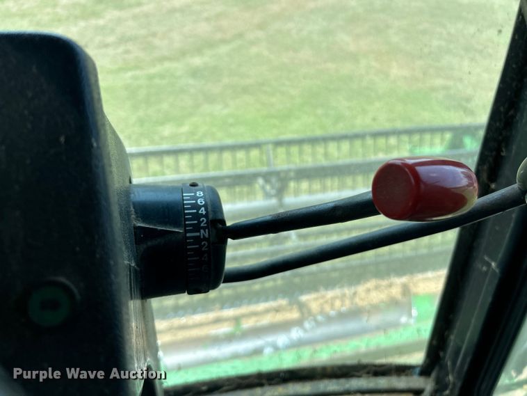 image for item ET3053 1980 John Deere 7720 Turbo combine