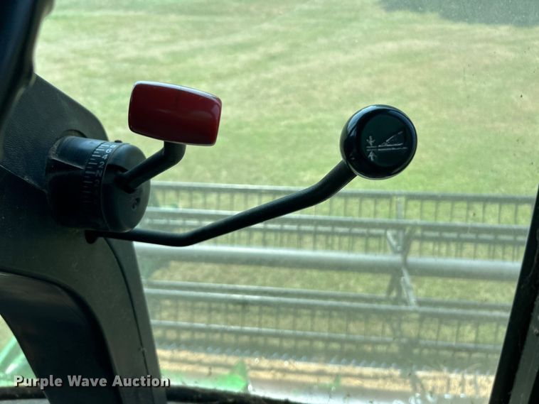 image for item ET3053 1980 John Deere 7720 Turbo combine