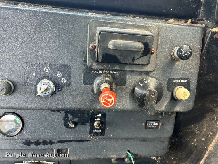 image for item ET3053 1980 John Deere 7720 Turbo combine