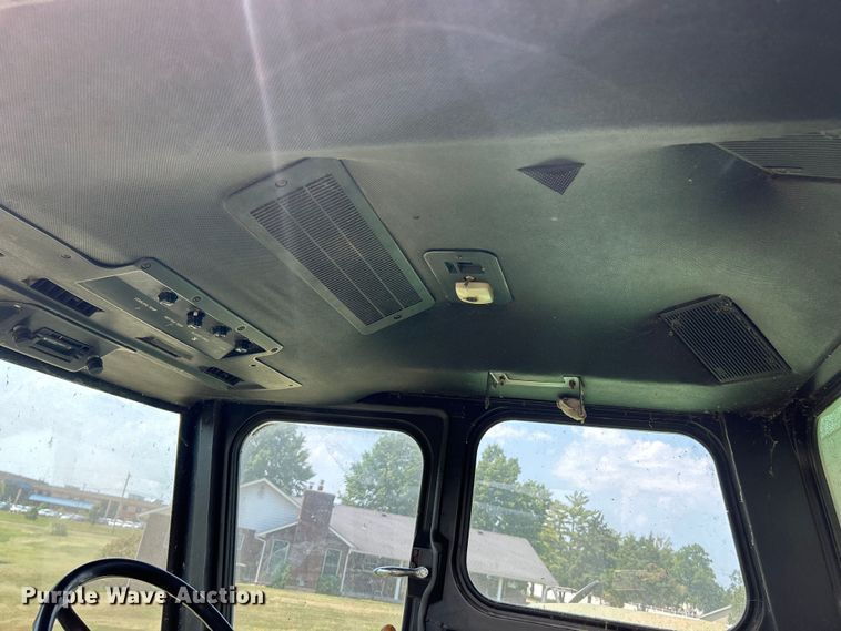 image for item ET3053 1980 John Deere 7720 Turbo combine