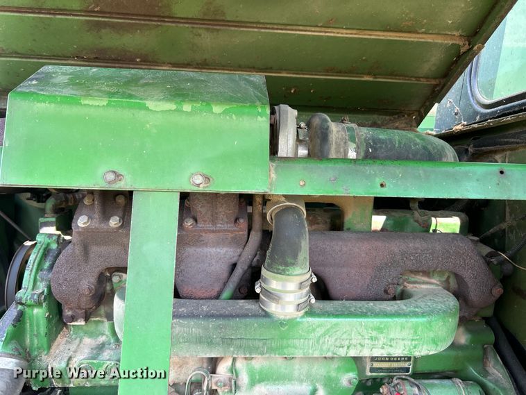 image for item ET3053 1980 John Deere 7720 Turbo combine
