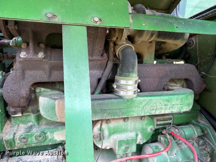 image for item ET3053 1980 John Deere 7720 Turbo combine