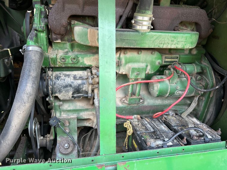 image for item ET3053 1980 John Deere 7720 Turbo combine