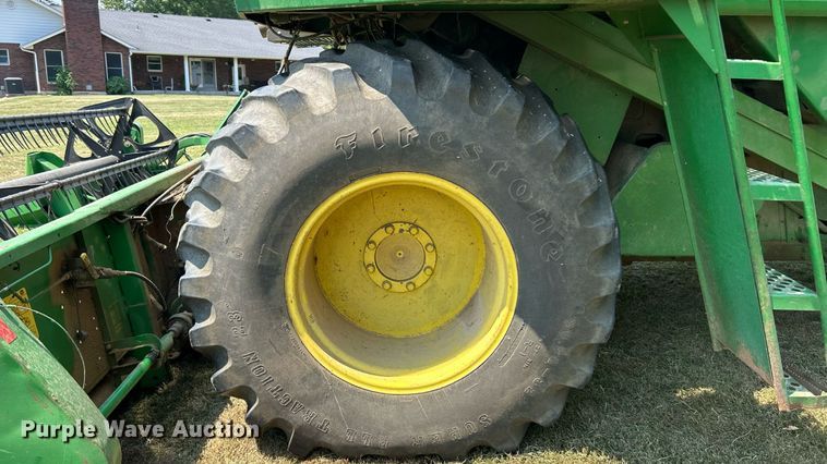 image for item ET3053 1980 John Deere 7720 Turbo combine