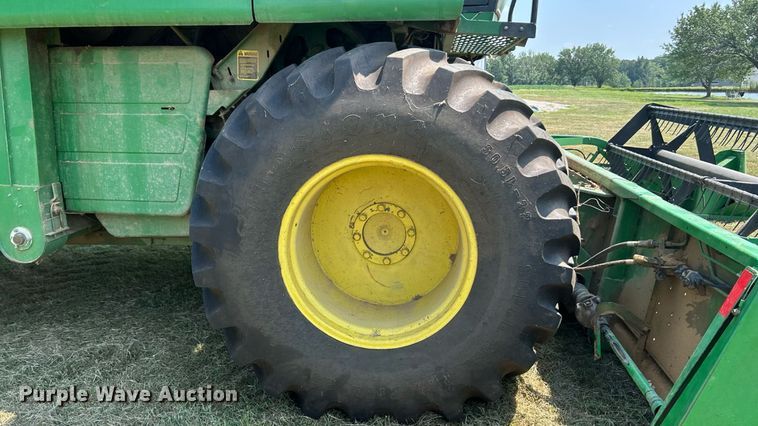 image for item ET3053 1980 John Deere 7720 Turbo combine