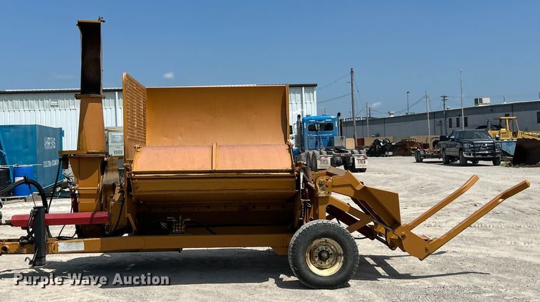 image for item ET3061 DuraTech Haybuster 2564 bale processor