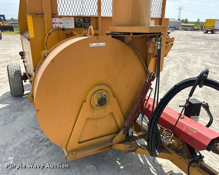 image for item ET3061 DuraTech Haybuster 2564 bale processor