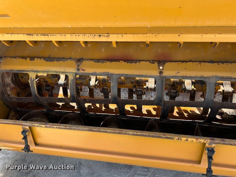 image for item ET3061 DuraTech Haybuster 2564 bale processor