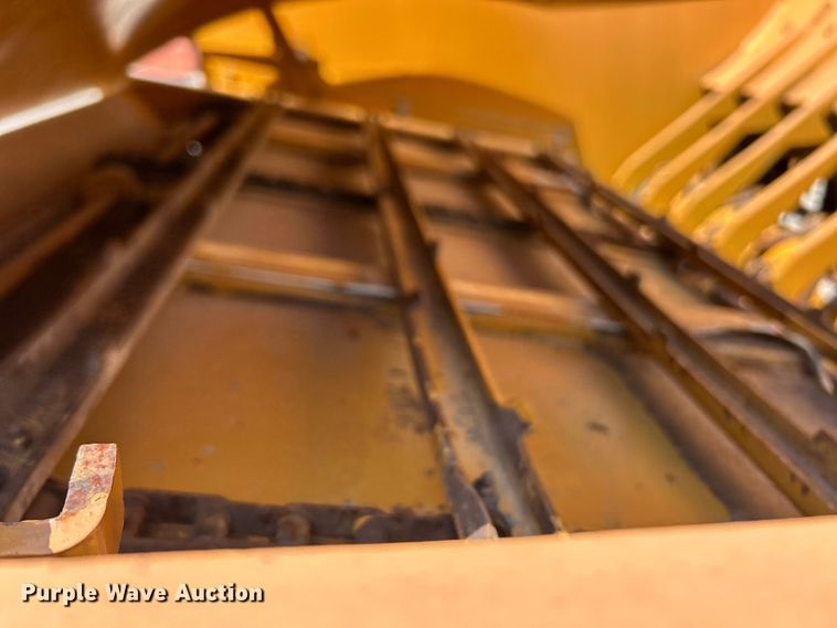 image for item ET3061 DuraTech Haybuster 2564 bale processor