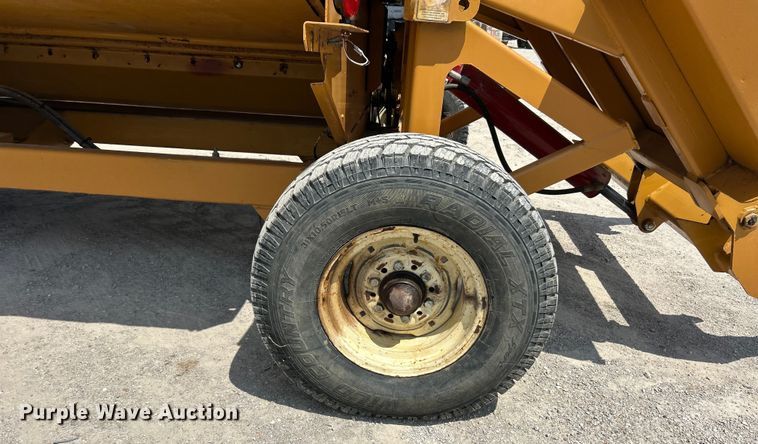 image for item ET3061 DuraTech Haybuster 2564 bale processor