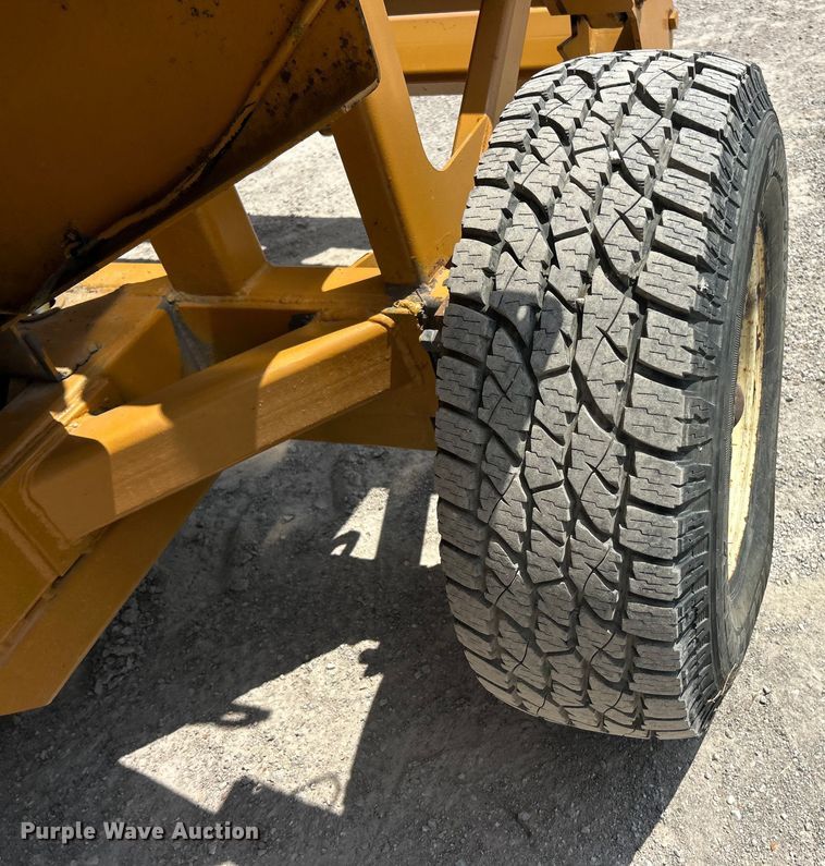 image for item ET3061 DuraTech Haybuster 2564 bale processor