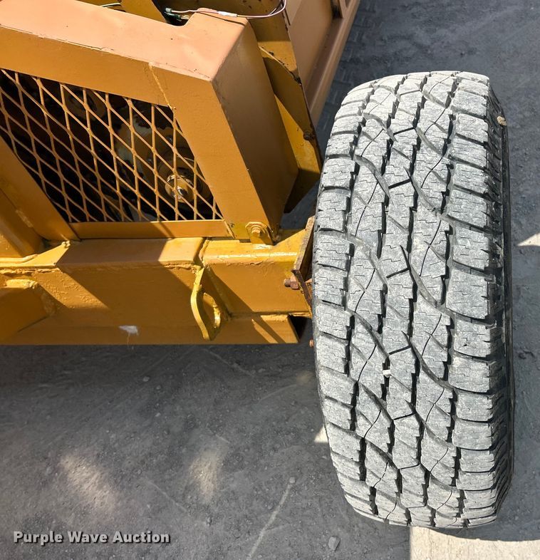 image for item ET3061 DuraTech Haybuster 2564 bale processor