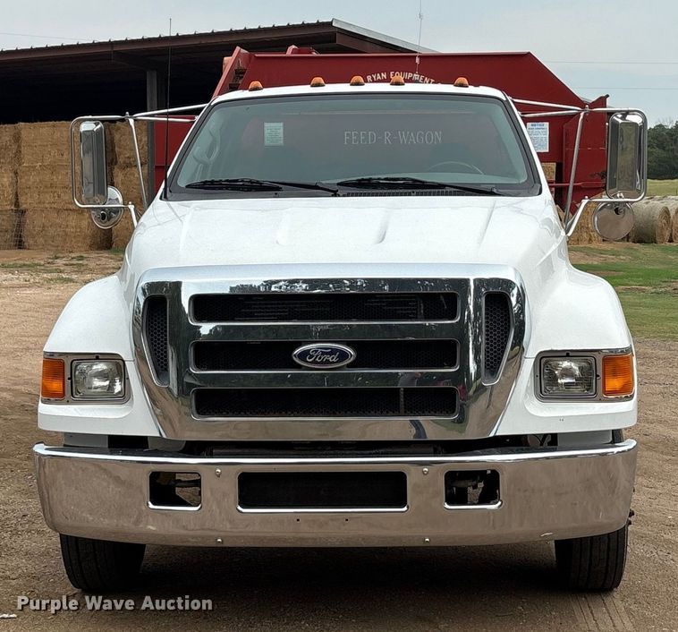 image for item EU0079 2005 Ford F650 Super Duty feed mixer truck