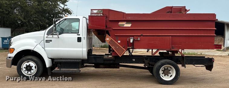 image for item EU0079 2005 Ford F650 Super Duty feed mixer truck