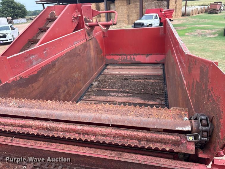 image for item EU0079 2005 Ford F650 Super Duty feed mixer truck