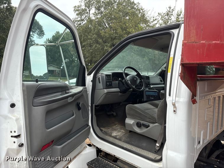 image for item EU0079 2005 Ford F650 Super Duty feed mixer truck