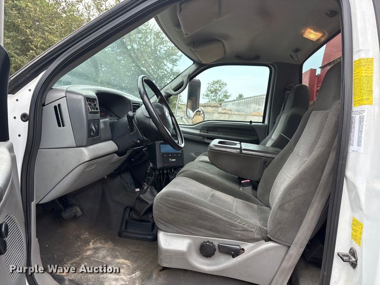 image for item EU0079 2005 Ford F650 Super Duty feed mixer truck