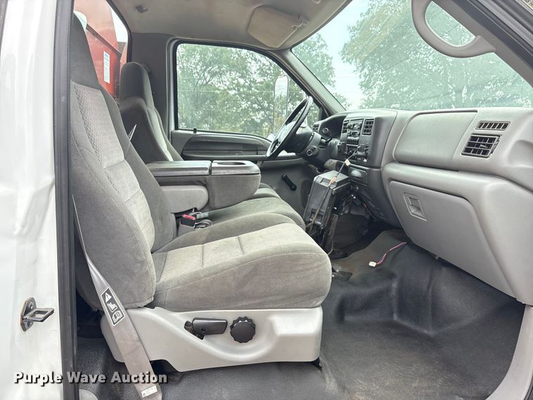 image for item EU0079 2005 Ford F650 Super Duty feed mixer truck