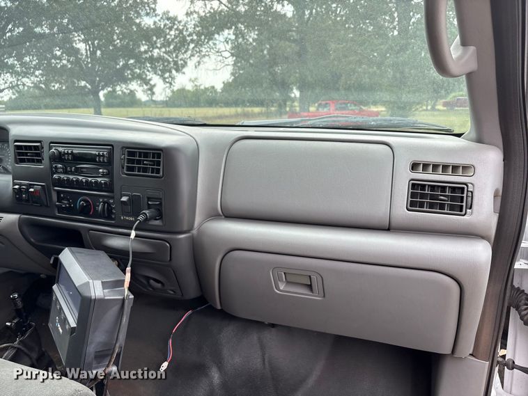 image for item EU0079 2005 Ford F650 Super Duty feed mixer truck