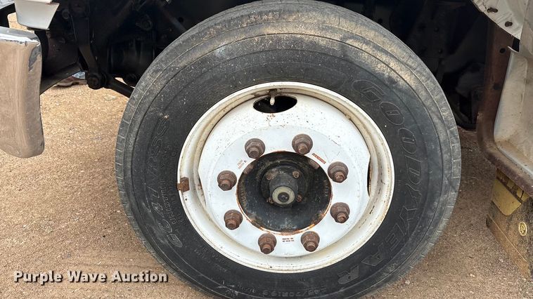 image for item EU0079 2005 Ford F650 Super Duty feed mixer truck