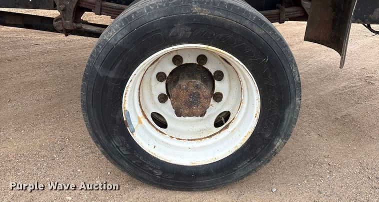 image for item EU0079 2005 Ford F650 Super Duty feed mixer truck