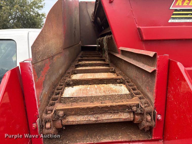 image for item EU0080 1999 Dodge Ram 3500 feed mixer pickup truck