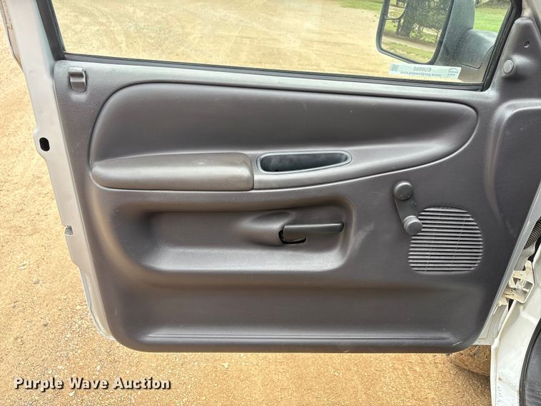 image for item EU0080 1999 Dodge Ram 3500 feed mixer pickup truck