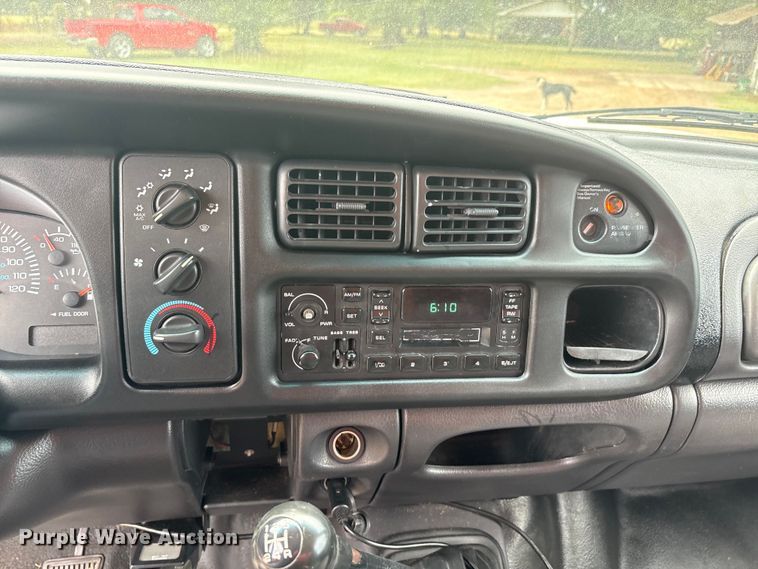 image for item EU0080 1999 Dodge Ram 3500 feed mixer pickup truck