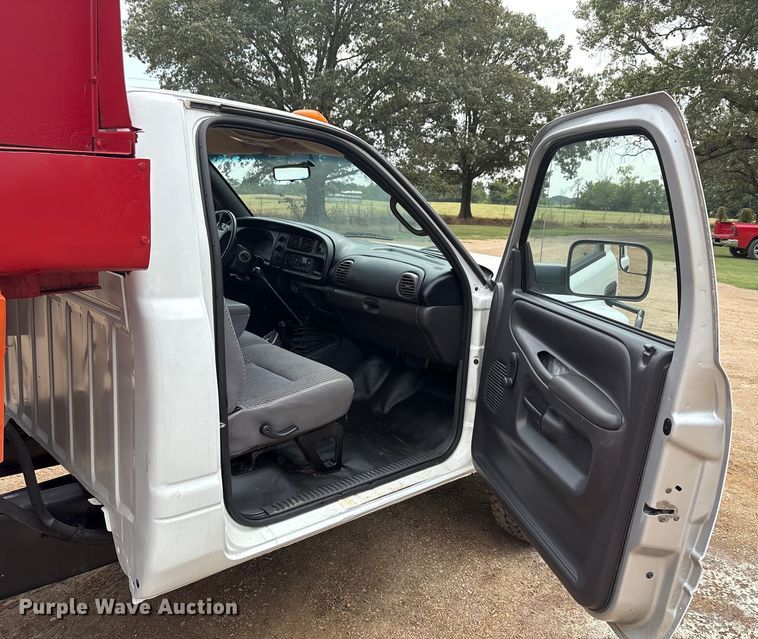 image for item EU0080 1999 Dodge Ram 3500 feed mixer pickup truck