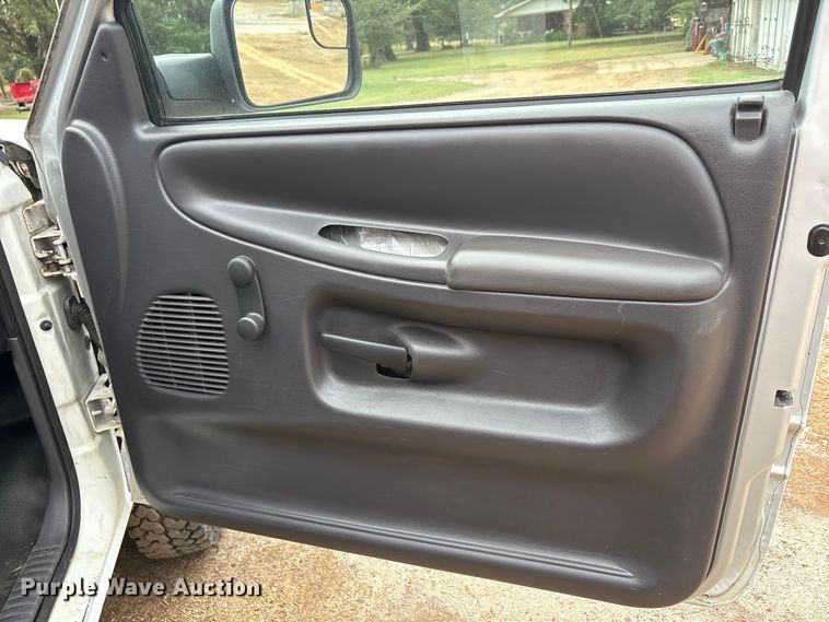 image for item EU0080 1999 Dodge Ram 3500 feed mixer pickup truck